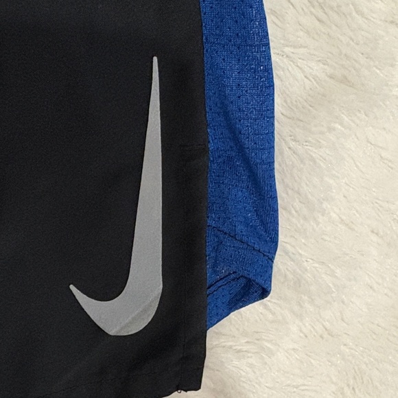 Nike - Picture 2 of 10